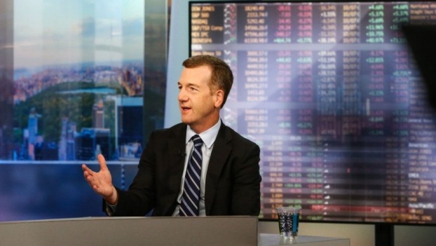 Stocks Set to Fall Further, Morgan Stanley CIO Warns Due to Economic Headwinds