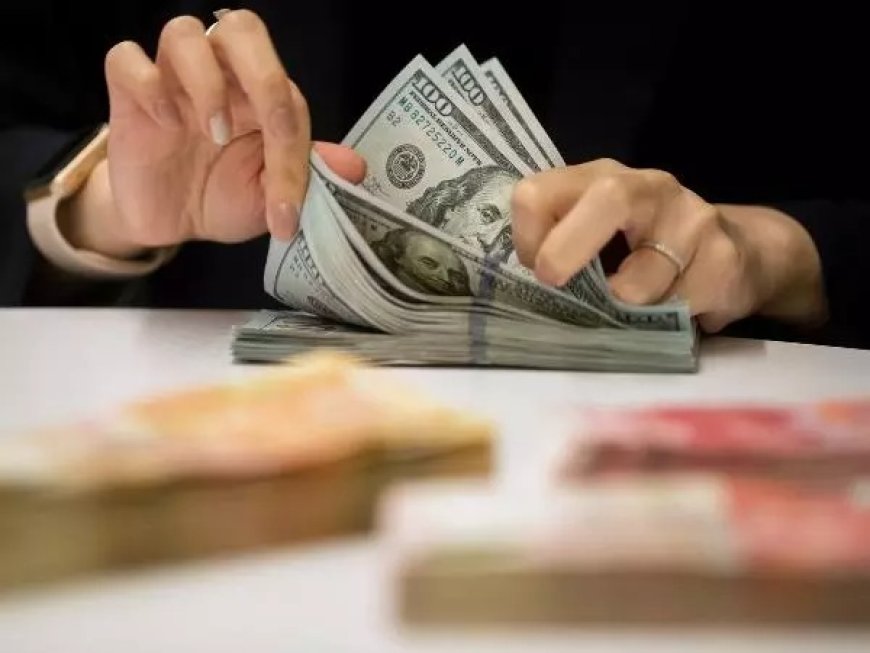 SEC's Bitcoin Buzz: Dollar Steady, Bitcoin Drops - Catch Up on Today's Financial News