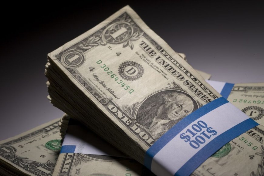 Forex Dollar Hits Two-Month High as Expectations for Fed Rate Cuts Fade