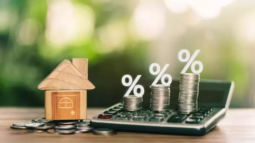 Mortgage Rates Spike Above 7%, Slowing Home Financing and Market Momentum