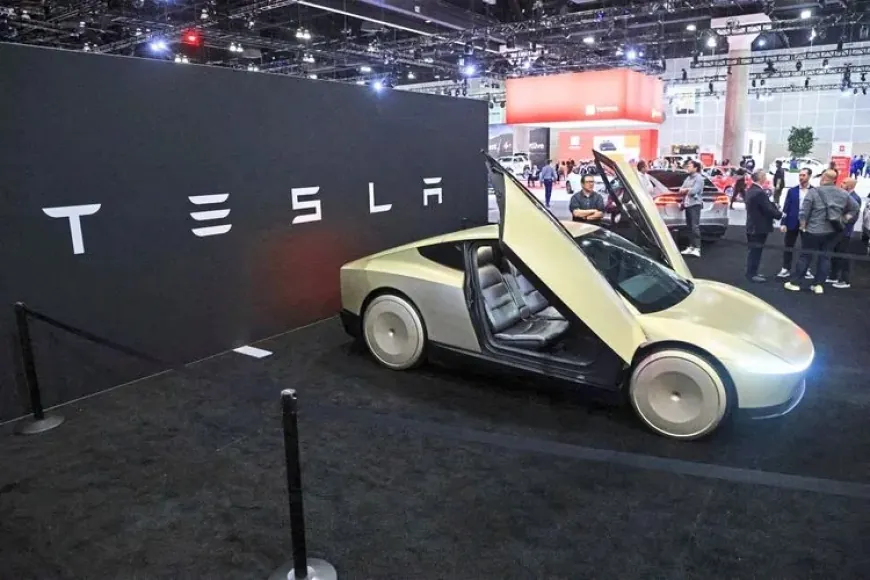 Tesla Shares Climb as Austin Approves Robotaxi Testing, Musk-Trump Rift Eases